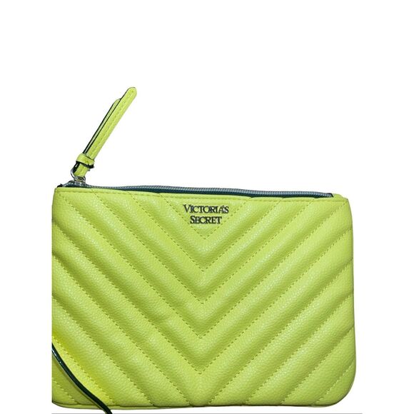 Victoria Secret Quilted Wristlet NWOT - Picture 3 of 6